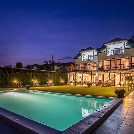 Guest House Panorama Aqualux With Free Parking Novi Sad Esterno foto