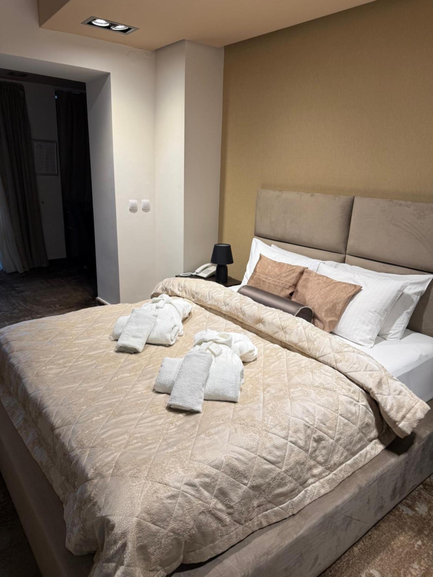 Guest House Panorama Aqualux With Free Parking Novi Sad Esterno foto