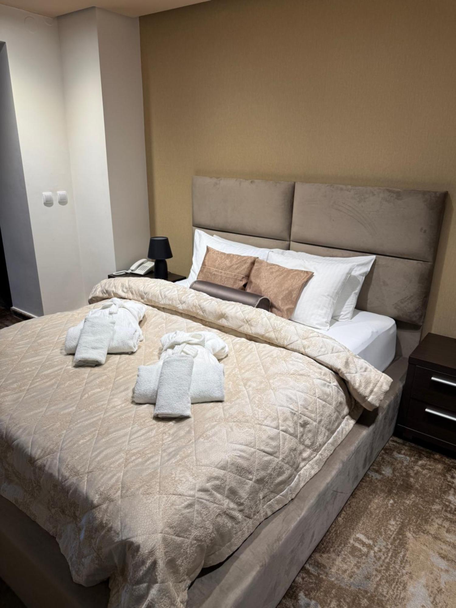 Guest House Panorama Aqualux With Free Parking Novi Sad Esterno foto