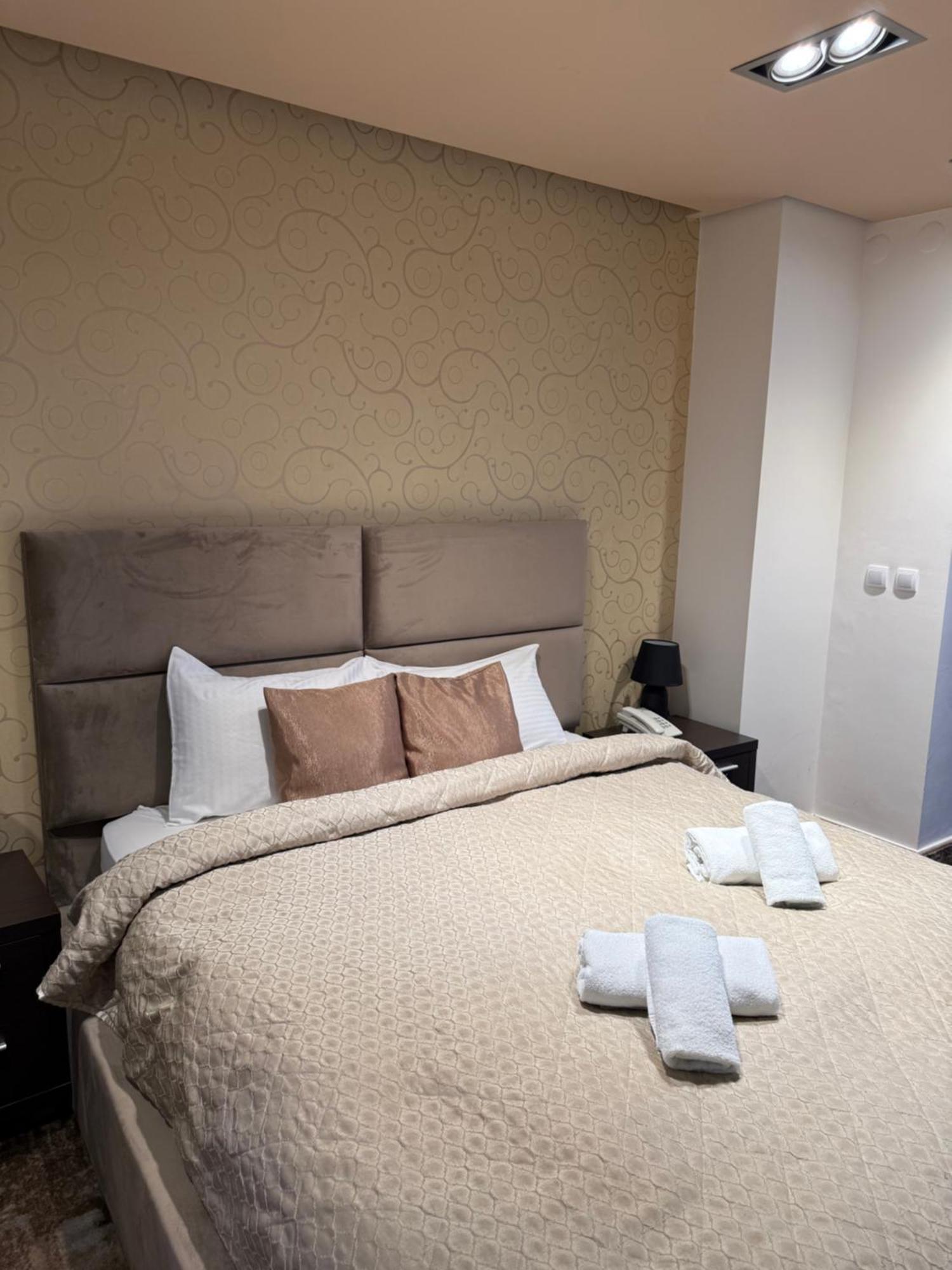 Guest House Panorama Aqualux With Free Parking Novi Sad Esterno foto