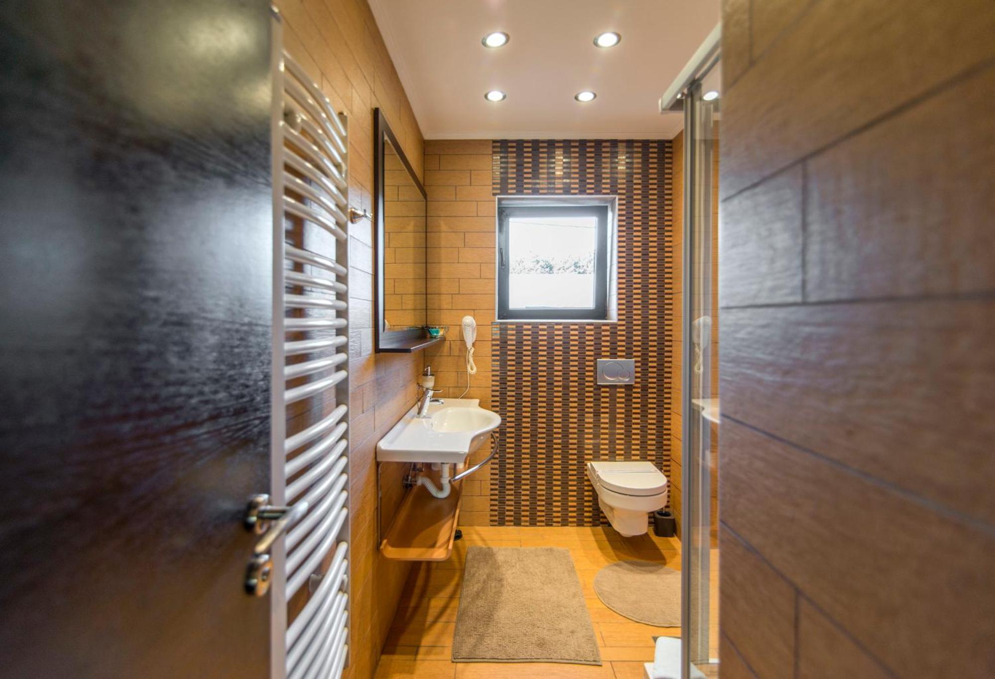 Guest House Panorama Aqualux With Free Parking Novi Sad Esterno foto