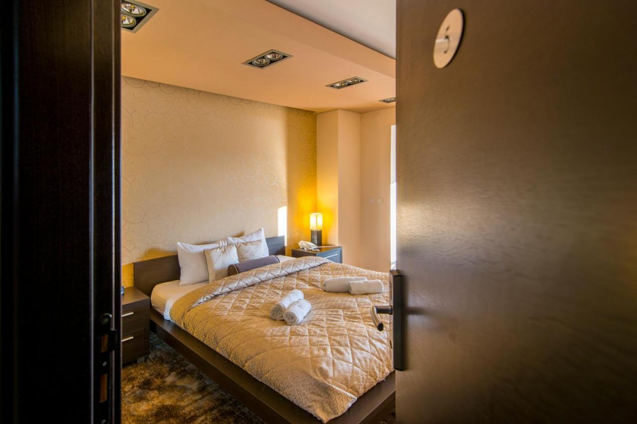 Guest House Panorama Aqualux With Free Parking Novi Sad Esterno foto